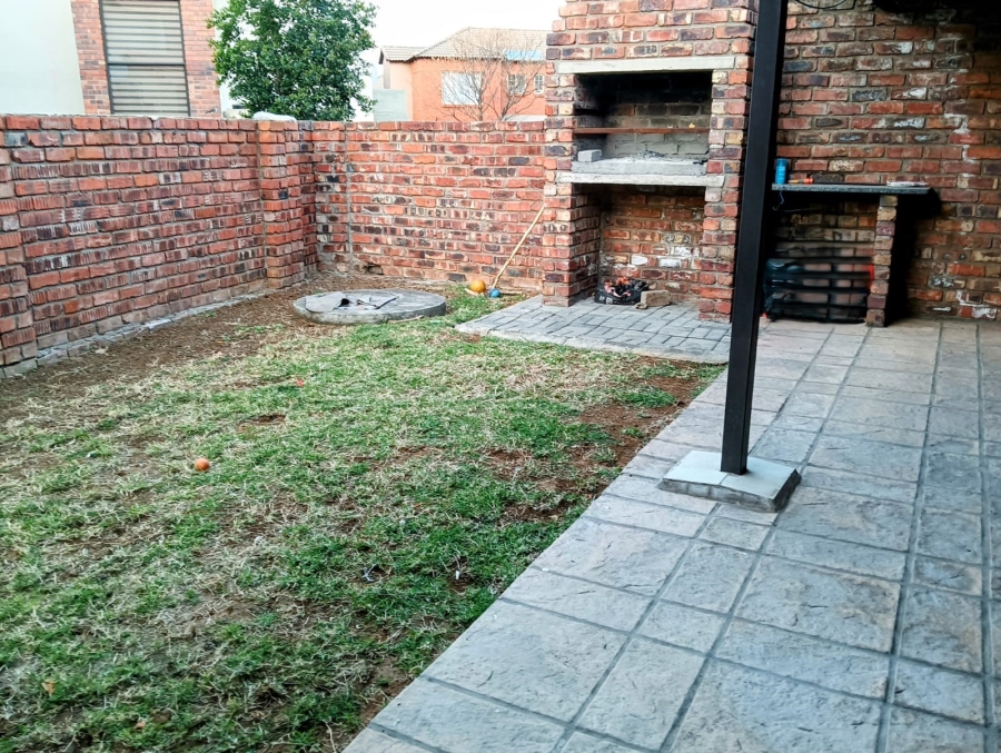 3 Bedroom Property for Sale in Waterval East North West